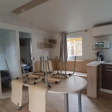 Campeggio M.home Confort P015 3chbr/6pers La Boissiere-de-Montaigu